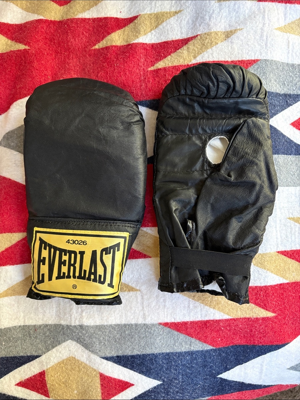 Everlast Black and Yellow Training Mitts - Men's Sparring Gloves